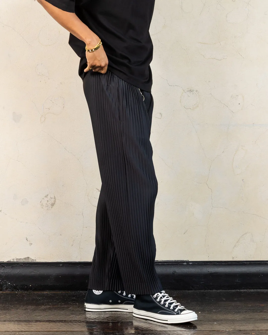 Black Plisse Harbour Pants - Elegant Pleated Trousers