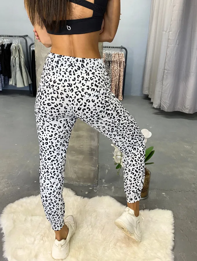 SNOW LEOPARD JOGGERS